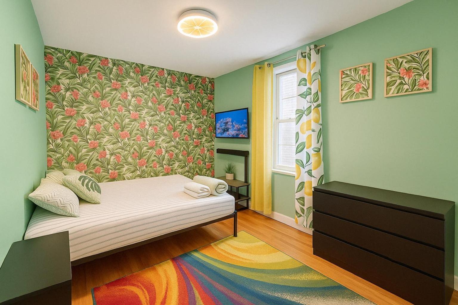 Tropical Comfort Room In Harlem Cozy Stay With Snacks & Style New York Exterior photo